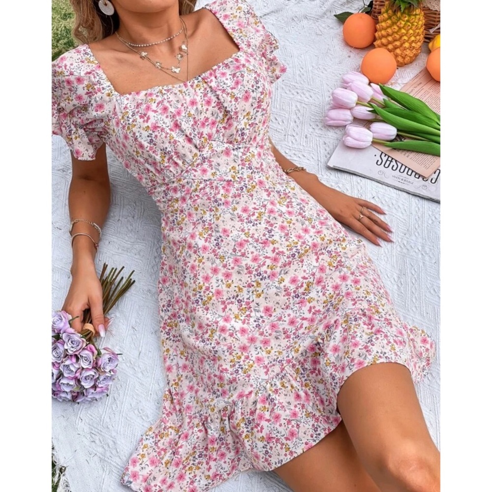 SHEIN WYWH Allover Floral Print Ruched Bust Tie Back Ruffle Hem Dress Small